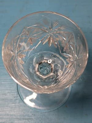 Vintage Lead Crystal Cordial Glasses Set of 3 - Hand Cut Pinwheel & Star - Thumbnail 5