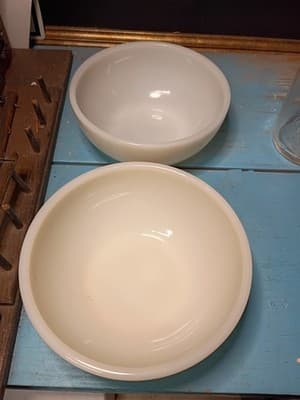 Vintage Fire-King Ivory Milk Glass Mixing Nesting Bowls - Set of 2 - No Chips - Thumbnail 2