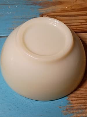 Vintage Fire-King Ivory Milk Glass Mixing Nesting Bowls - Set of 2 - No Chips - Thumbnail 8