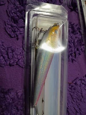 Lot of 3 Nuthin' Fancy Outdoors Minnow Lures - Jerkbait / Stickbait - Rainbow... - Thumbnail 4