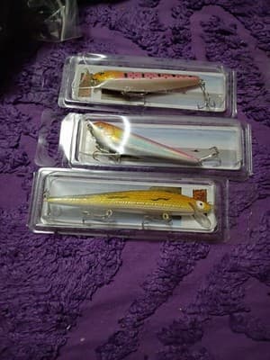 Lot of 3 Nuthin' Fancy Outdoors Minnow Lures - Jerkbait / Stickbait - Rainbow... - Image 1