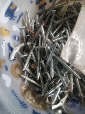 6lbs Of Random Screws Mostly Flat Head - Thumbnail 3