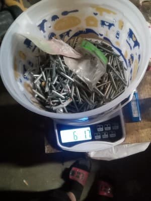 6lbs Of Random Screws Mostly Flat Head - Thumbnail 5