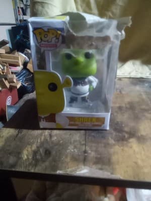 Shrek Vinyl Figure. Pop MovIes #278 Still In The Box. Box Has Seen Better Days - Image 1