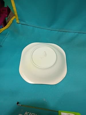 Vintage Red Wing Lotus 7.5" Bowl and 6.5" Plates - 4 Piece Set - Thumbnail 5