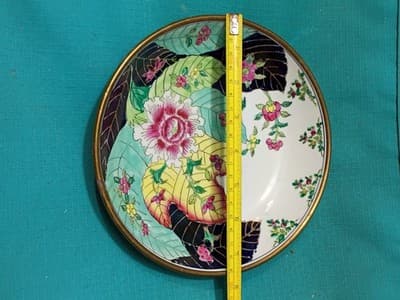 Vintage Chinese Export Porcelain Bowl in Brass - Hand Painted Hong Kong - 7.5" - Thumbnail 3