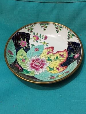 Vintage Chinese Export Porcelain Bowl in Brass - Hand Painted Hong Kong - 7.5" - Thumbnail 2
