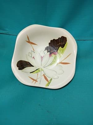 Vintage Red Wing Lotus 7.5" Bowl and 6.5" Plates - 4 Piece Set - Thumbnail 2