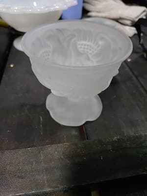 1979 Avon Flowerfrost Collection Sherbert Glass holder - Flowerfrost Strawberry - Thumbnail 2