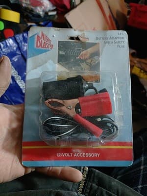 BATTERY CLIP ON POWER PORT,PORTABLE USE FOR ANY 12 VOLT DEVICE WITH ROUD ADAPTER - Image 1