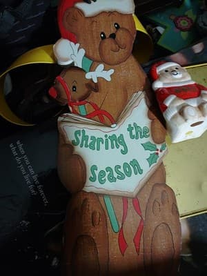 Lot Of 5 Holiday Decorations, Wooden Wall Sign, Ceramic Bear, Candy Dish,... - Thumbnail 2