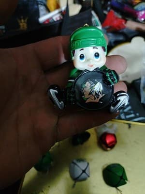 Lot Of UND Holiday Ornaments/ Extra Pieces Also. 11 Extra. 6 That Say UND - Thumbnail 6