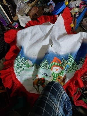 Vintage Snowman Tree Skirt - Image 1