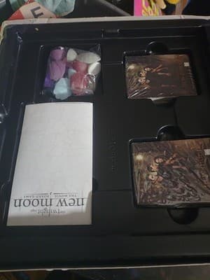 Set The Twilight Saga New Moon The Movie Board Game And Twilight The Movie... - Thumbnail 2
