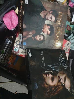Set The Twilight Saga New Moon The Movie Board Game And Twilight The Movie... - Image 1