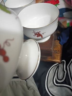 Set of 6 Vintage Royal Victoria Fine Bone China England Grape Vine Dessert Bowls - Thumbnail 2