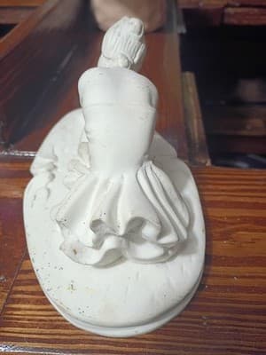 Vintage Italian Alabastrite Ballerina Figurine Made in Italy Seated Dancer Matte - Thumbnail 6