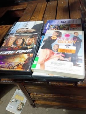 Lot Of 40 Dvd movies /Romance /Comedy /Action - Thumbnail 8