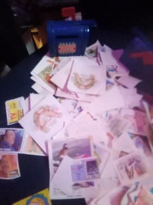 Big Stamp Collection Of Random Stamps Plus 2 Vintage Mailboxes For Stamps - Thumbnail 2