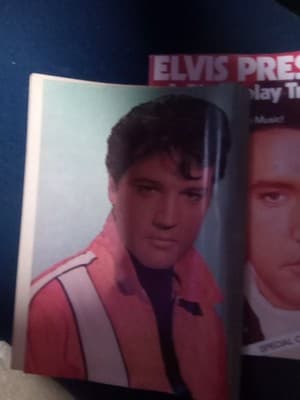 2 Magazines Featuring Elvis On The Cover - Thumbnail 4