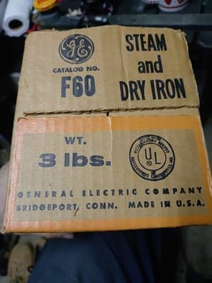 VINTAGE 1960s General Electric GE F60 Steam & Dry Iron w/ Original Box & Inserts - Thumbnail 8