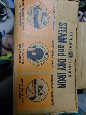 VINTAGE 1960s General Electric GE F60 Steam & Dry Iron w/ Original Box & Inserts - Thumbnail 9