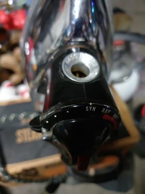 VINTAGE 1960s General Electric GE F60 Steam & Dry Iron w/ Original Box & Inserts - Thumbnail 3