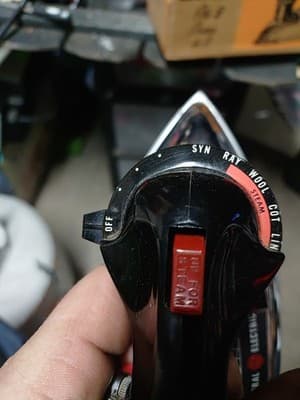 VINTAGE 1960s General Electric GE F60 Steam & Dry Iron w/ Original Box & Inserts - Thumbnail 7