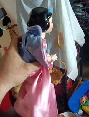 1998 Porcelain Snow White 75th Anniversary Disney Princess Knickerbocker Doll - Thumbnail 3