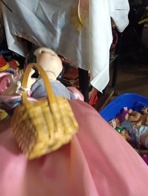 1998 Porcelain Snow White 75th Anniversary Disney Princess Knickerbocker Doll - Thumbnail 4