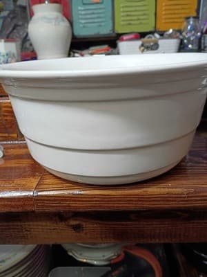 Vintage McCoy Pottery 10" White Beehive Stacking Mixing Bowl - Oven Proof - Thumbnail 3