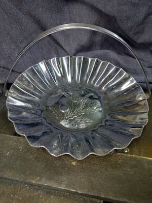 Vintage Hand-Wrought Aluminum Thistle Serving Basket/Dish, Scalloped Edge, Good - Thumbnail 7