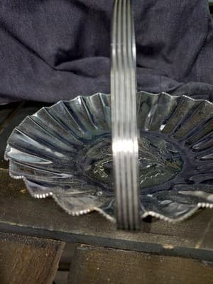 Vintage Hand-Wrought Aluminum Thistle Serving Basket/Dish, Scalloped Edge, Good - Thumbnail 4