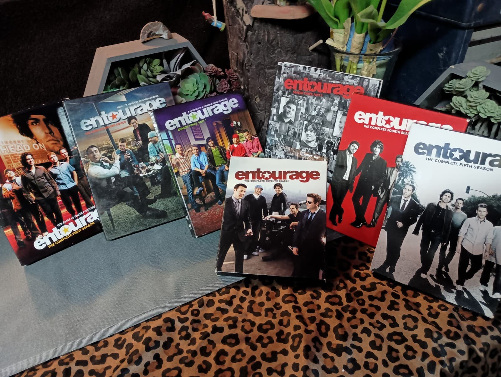 Entourage Seasons 1-5 DVD's. Plus Season 7 Blu-ray. § - Image 1