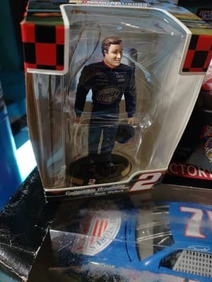 Lot Of 3 Racing Items, #28 Kenny Irwin Figure, #2 Rusty Wallace Figurine #75... - Thumbnail 2