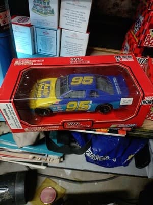 Lot of 5 Racing Champions 1:24 Scale Die Cast NASCAR #8,#30,#59,#42,#99,#6 - Thumbnail 2