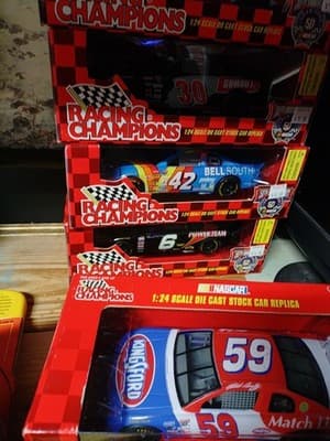 Lot of 5 Racing Champions 1:24 Scale Die Cast NASCAR #8,#30,#59,#42,#99,#6 - Thumbnail 4