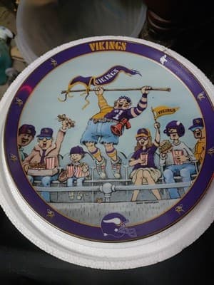2 Danbury Mint Ultimate Vikings Fan Collector Plates Gary Patterson 8” - Thumbnail 5