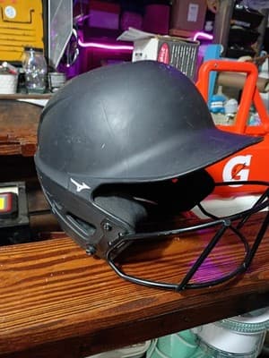 Mizuno B6 Adult Softball Batting Helmet with Face Mask Matte Black 2021 - Thumbnail 4