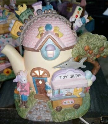 Vintage Easter Jubilee Kmart Porcelain Teapot House 'Toy Shop' Lighted Excellent - Thumbnail 2