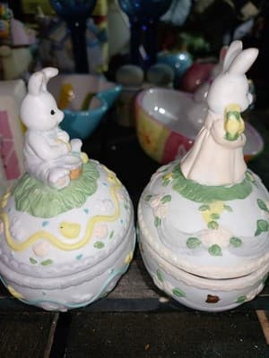 VINTAGE Ceramic Easter Bunny Rabbit Trinket Boxes Covered Dishes (PAIR OF 2)... - Thumbnail 2