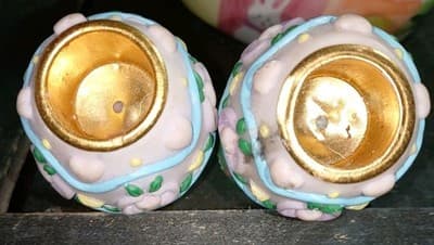 VTG Hand Painted Ceramic Easter Egg Mini Candle Holders Set of 2 (Chip on 1... - Thumbnail 2
