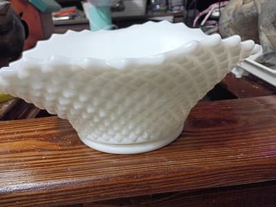 Vintage Fenton White Milk Glass Hobnail Bowl 10" Sawtooth Edge Sunburst - Thumbnail 3