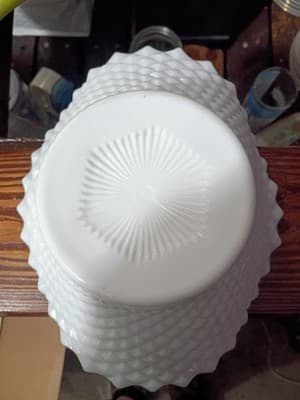 Vintage Fenton White Milk Glass Hobnail Bowl 10" Sawtooth Edge Sunburst - Thumbnail 8