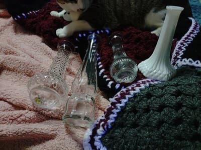 Lot 4 Random Vases - Image 1