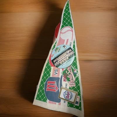 Lot Of 3 Minnesota Twins Items: /25 Anniversary Playing Cards /6" Button Pin ... - Image 1