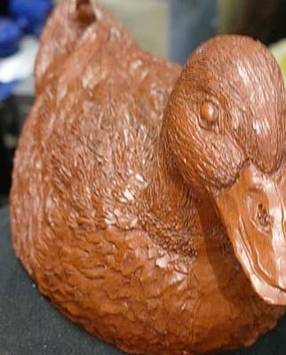Vintage Red Mill Handcrafted USA 8” Brown Pecan Resin Textured Duck Figurine - Thumbnail 2