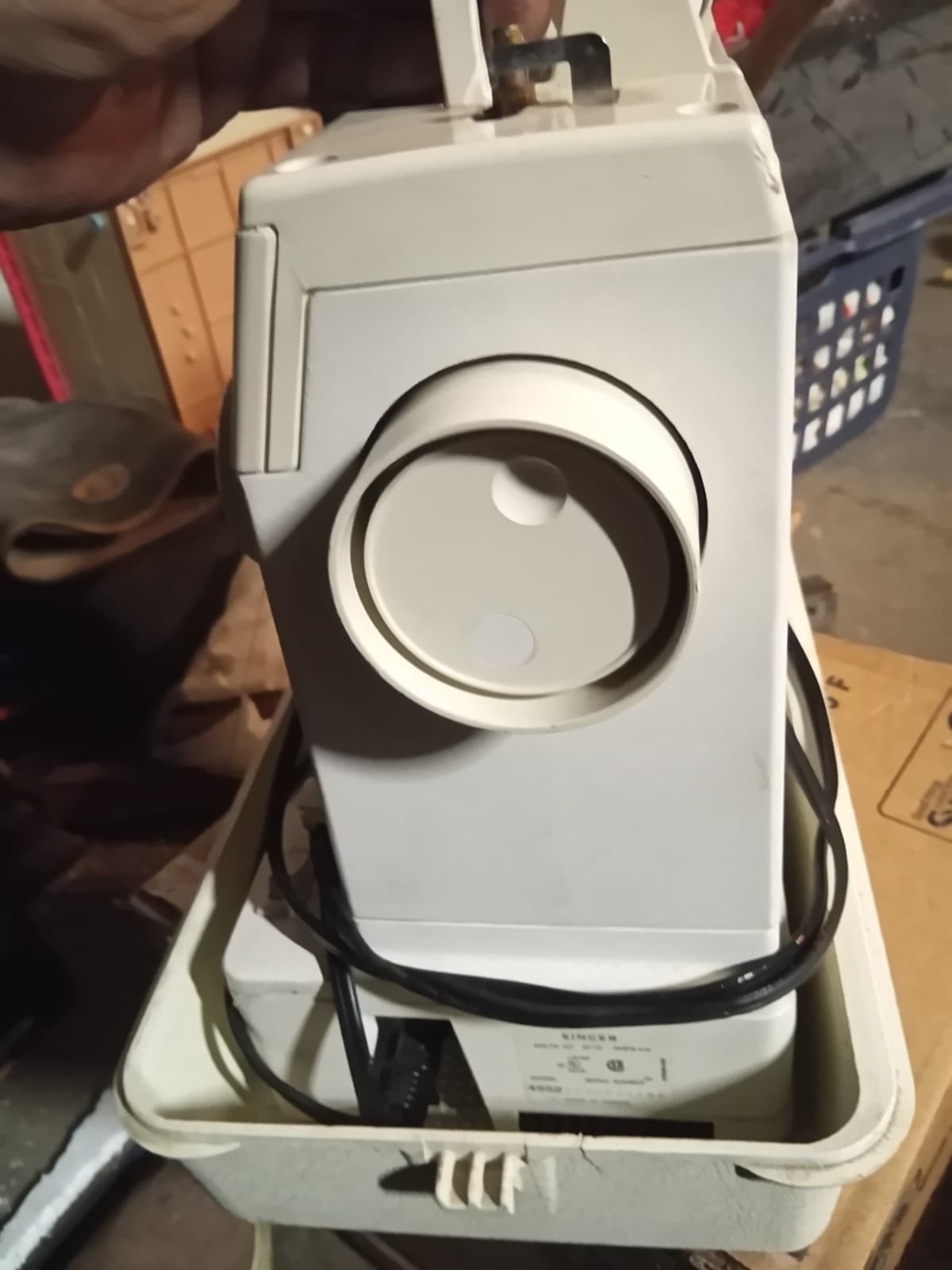 Singer 4552 Merritt Sewing Machine with Foot Pedal, Portable Vintage, Patterns - Thumbnail 2