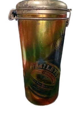 BAILEY'S IRISH CREAM COLLECTIBLE TIN CASE 1997 Edition Product of Ireland - Thumbnail 3