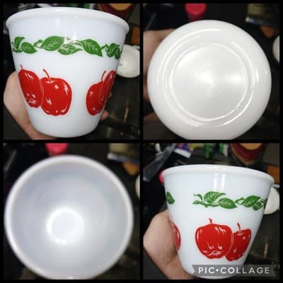 VINTAGE HAZEL ATLAS MILK GLASS APPLE SMALL 5 1/4" TALL MIXING BOWL! - Image 1